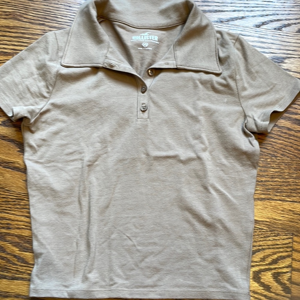 tan hollister shirt with collar!